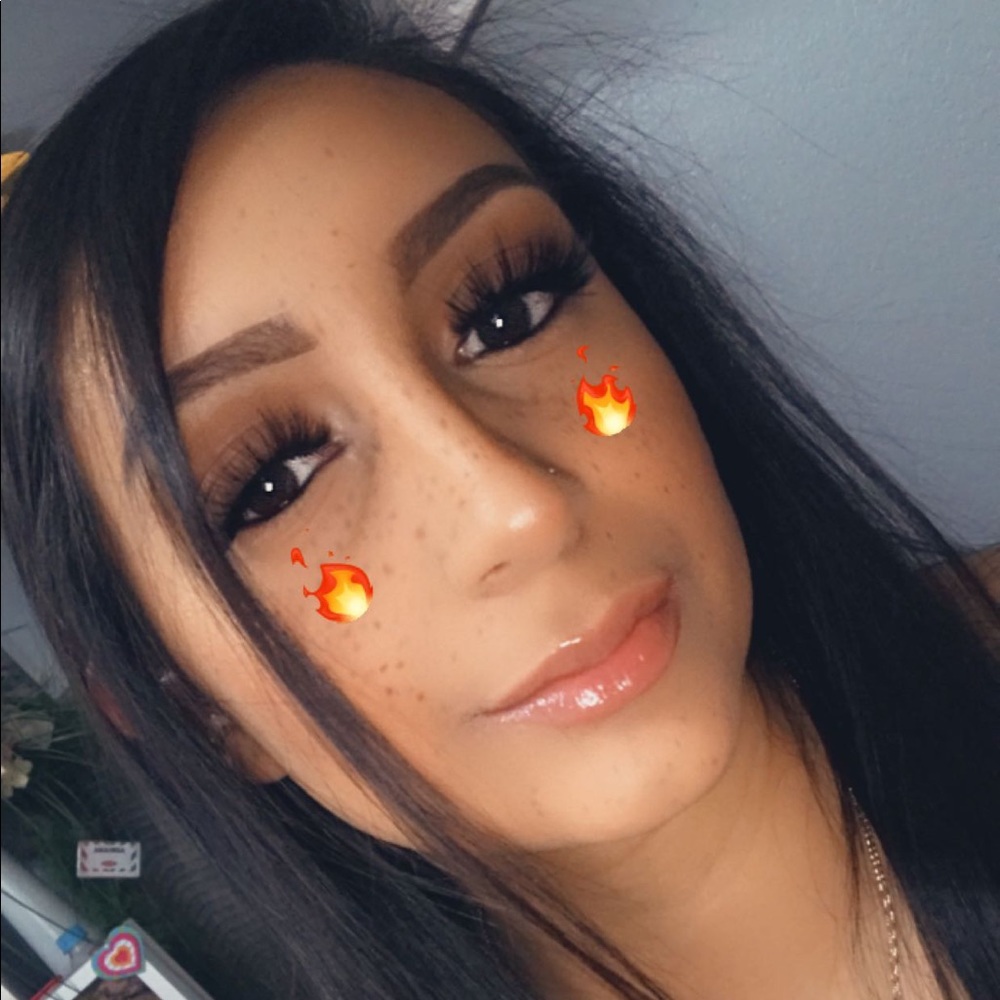Meet your Posher, Adri